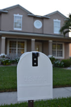 White Mailbox With Dry Insert