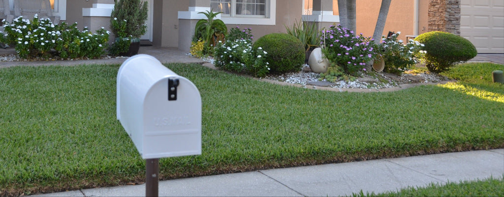 White Mailbox With Dry Insert